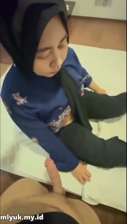 Hijab hitam secantik itu