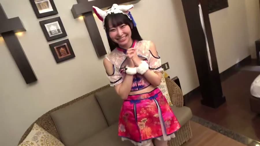 Drama gadis cantik yang sedang bersiap untuk sesi pemotretan Idol. Actris: Mea Amami. Code: --