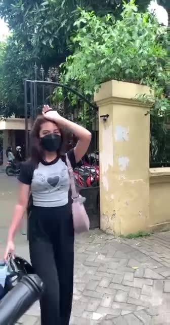 jemput sicantik depan gang buat diajakin