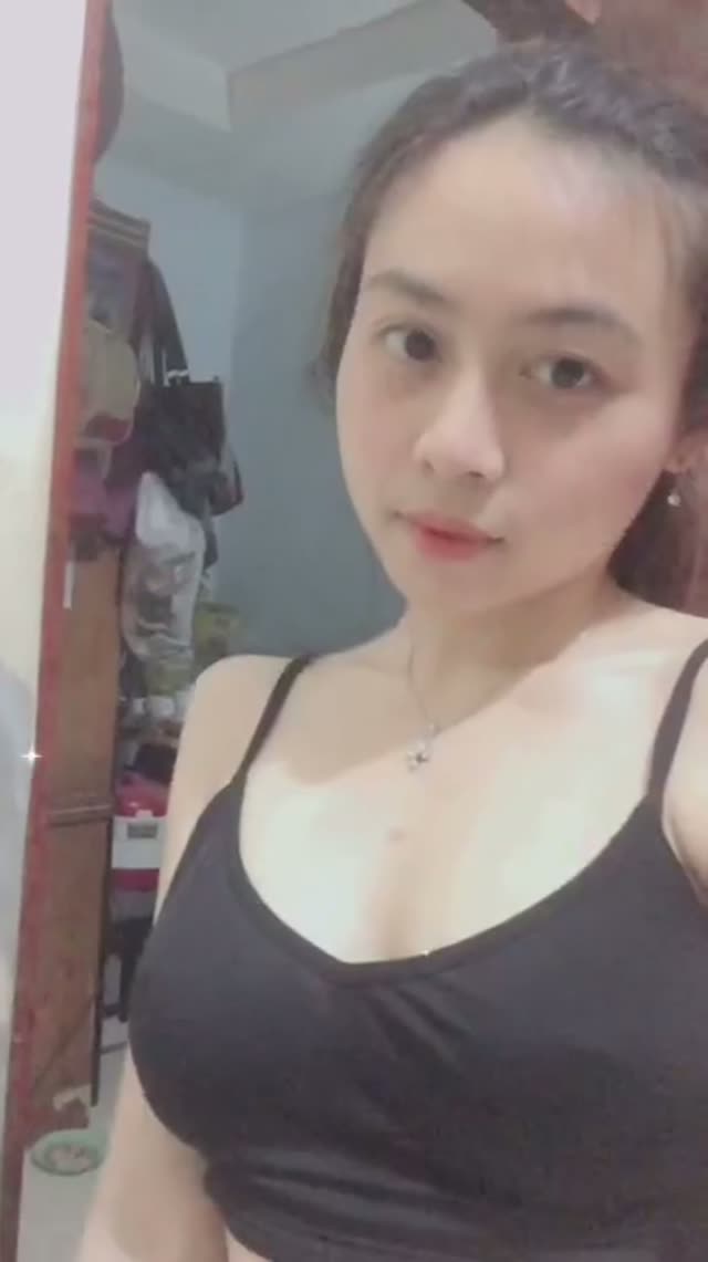 sicantik sampe kesakitan gitu pertama kali dimasukin