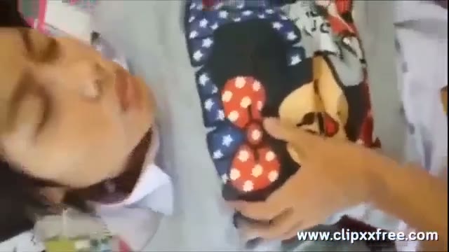 ANAK SEKOLAH MAIN DI KELAS