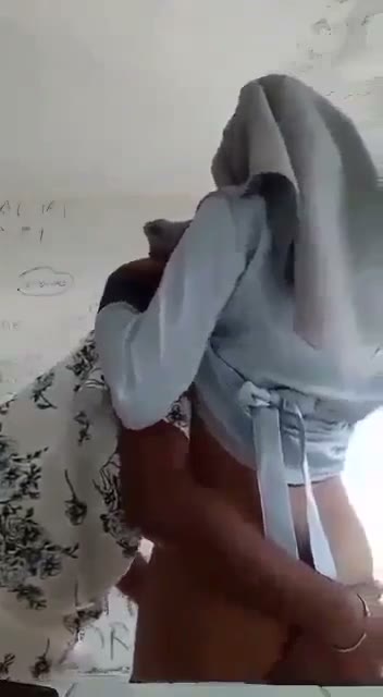 136 anak sekolah mana nih ng3w3 di kelas