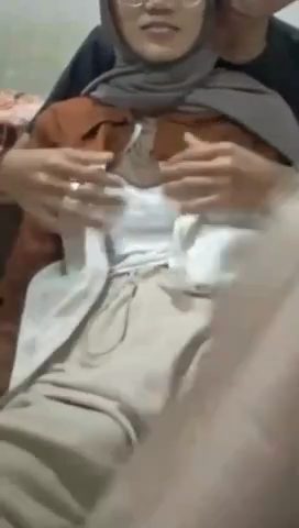 hijab di omekin pacar nya