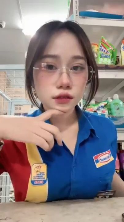 Kasir Indomaret yang viral
